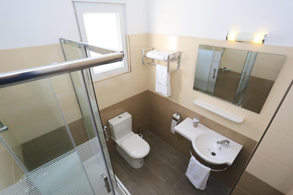 House Natali 70M From The Beach - Free Ev Top Up Rtina Zewnętrze zdjęcie