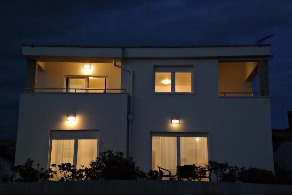 House Natali 70M From The Beach - Free Ev Top Up Rtina Zewnętrze zdjęcie