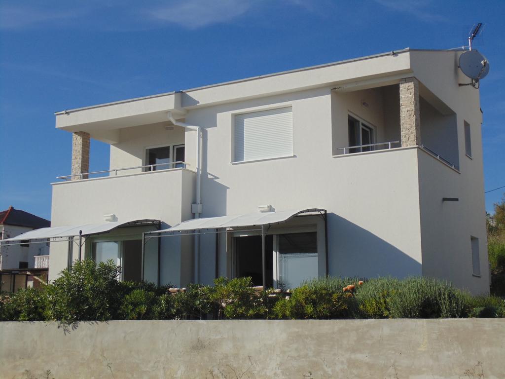 House Natali 70M From The Beach - Free Ev Top Up Rtina Zewnętrze zdjęcie