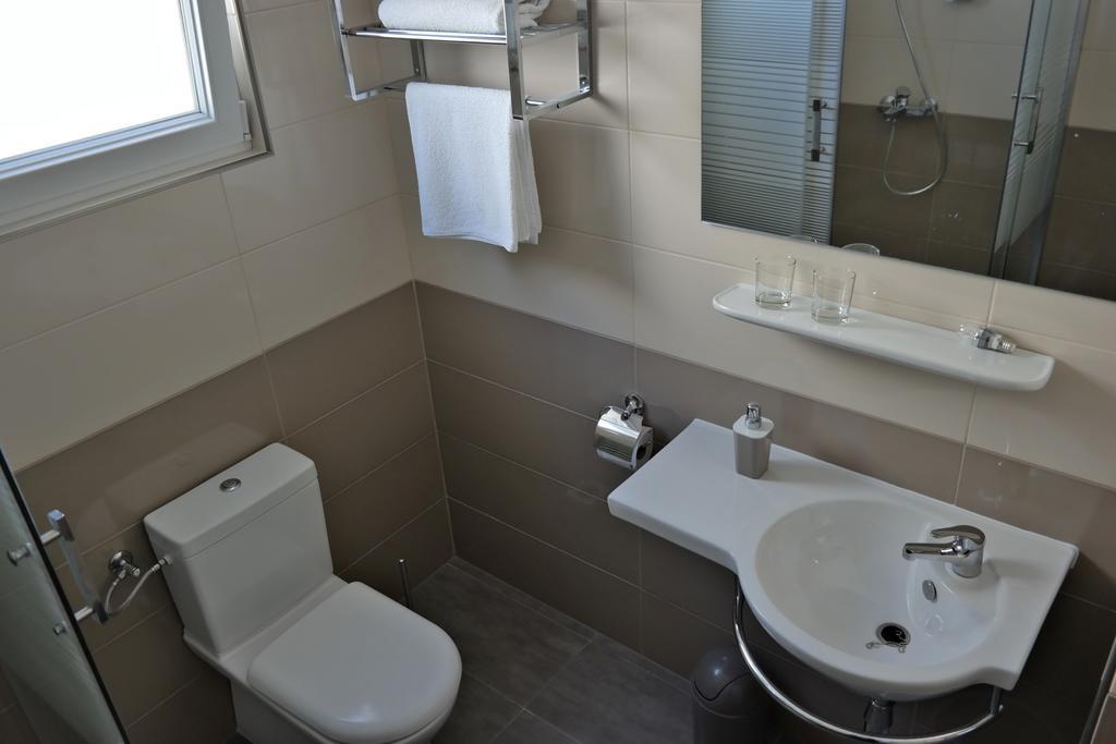 House Natali 70M From The Beach - Free Ev Top Up Rtina Zewnętrze zdjęcie