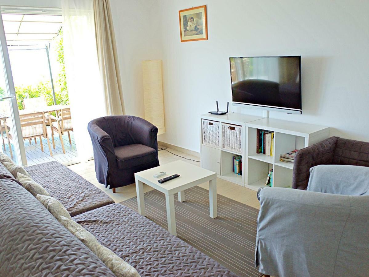 House Natali 70M From The Beach - Free Ev Top Up Rtina Zewnętrze zdjęcie