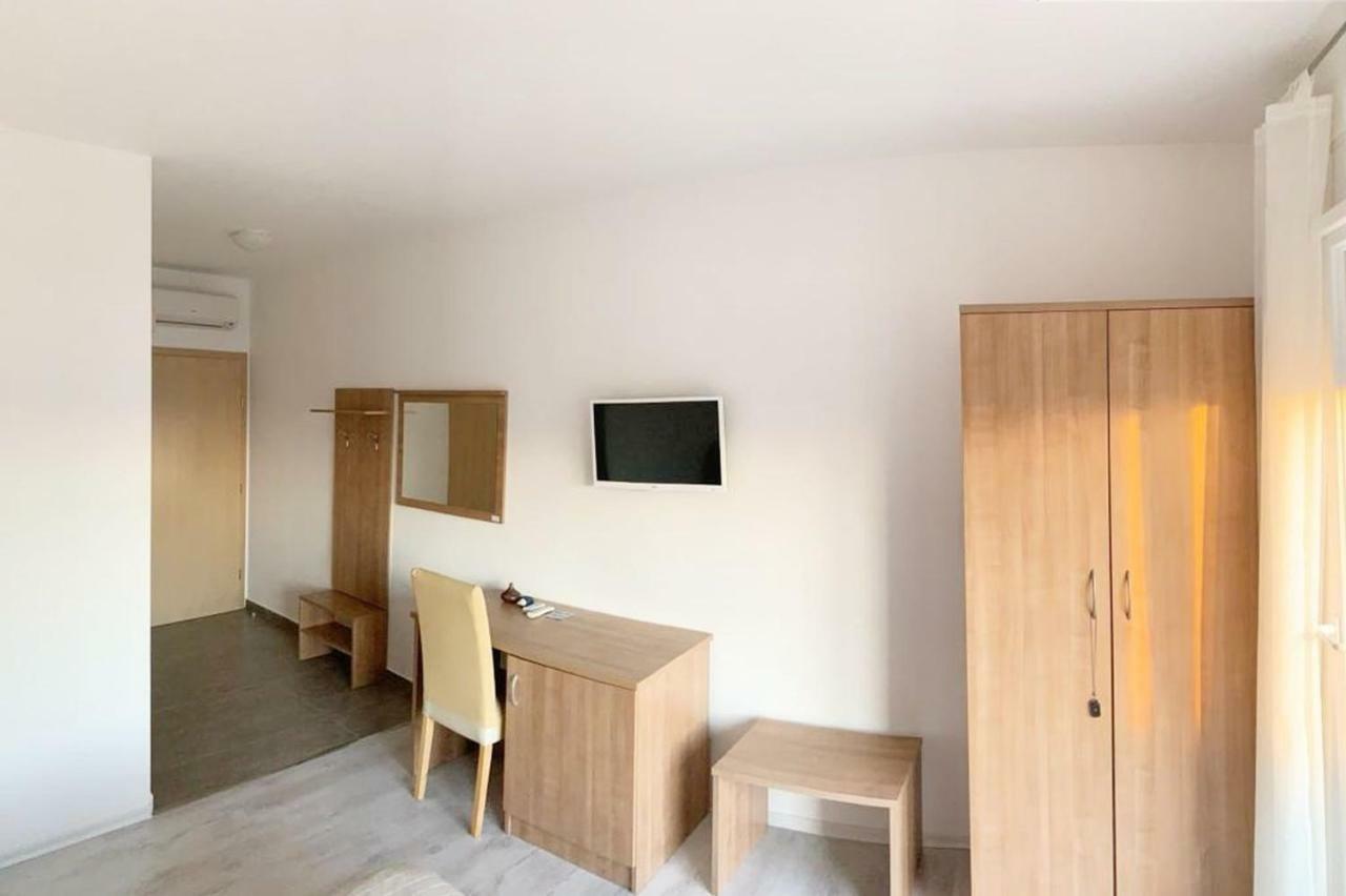 House Natali 70M From The Beach - Free Ev Top Up Rtina Zewnętrze zdjęcie